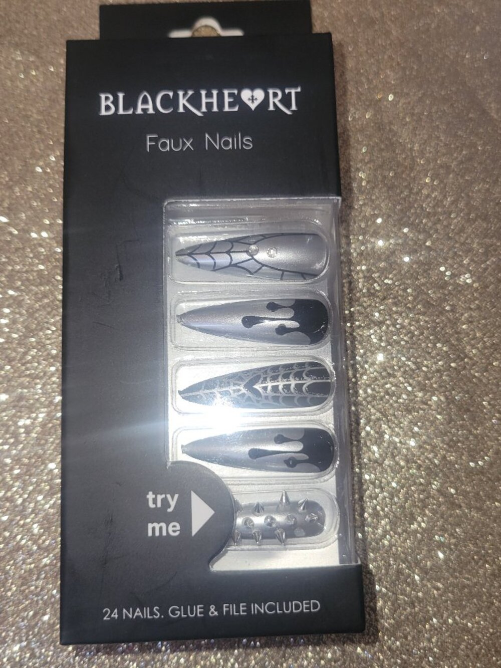 Black Heart Faux Nails Halloween press ons